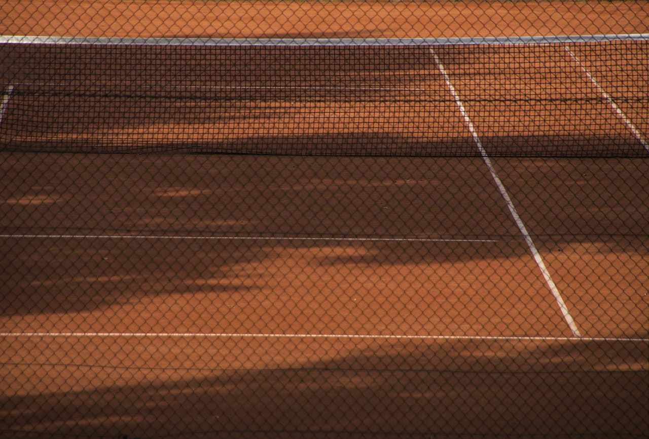 Wimbledon: O Gigante do Tênis Antes de Torneios de Futebol