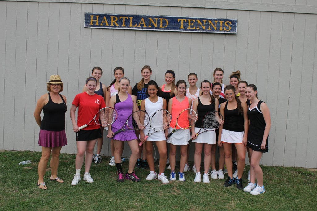 Imagem de destaque do post: A Dedicação de Treinadores de Tênis: Histórias e Lições de Quem Viveu Décadas nas Quadras